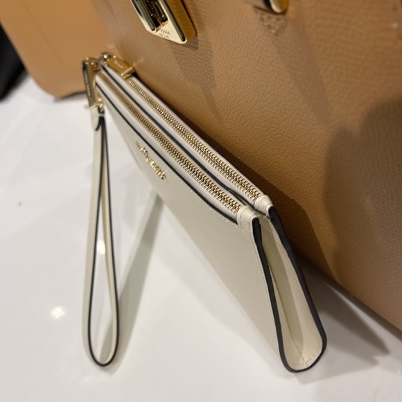 Kate Spade Madison Double Zip Wristlet Wallet Phone Case 
Meringue
NWT - Picture 10 of 16